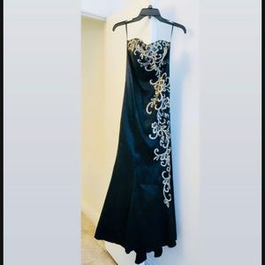 Sequined strapless black dress size 3/4 New with tags